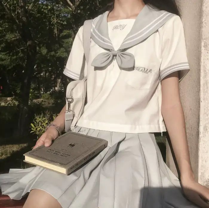玛拉娜·辛哈沙南封面